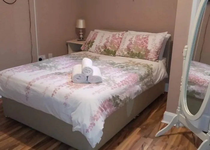 Bijoux By The Lee Bed and breakfast *